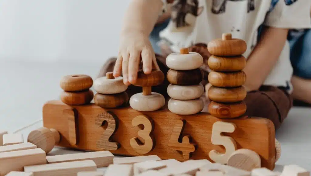 Jeux Montessori à acheter en tant que nounou