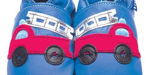 Chaussons pour bébé : confort, sécurité et développement naturel des petits pieds